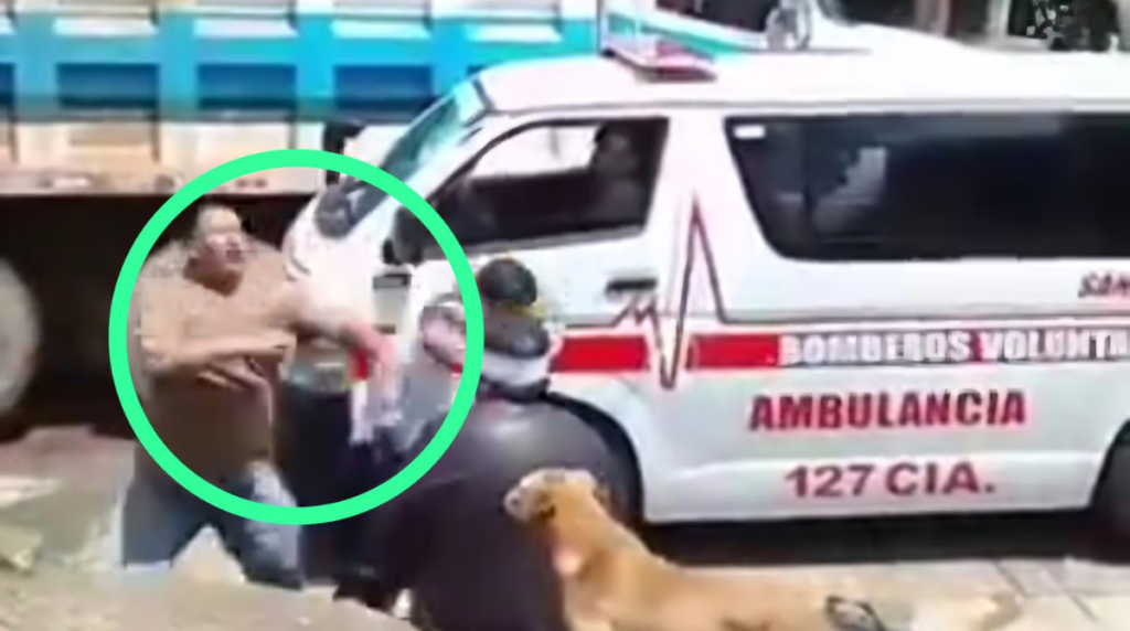 Piloto de camión agredió a Bombero