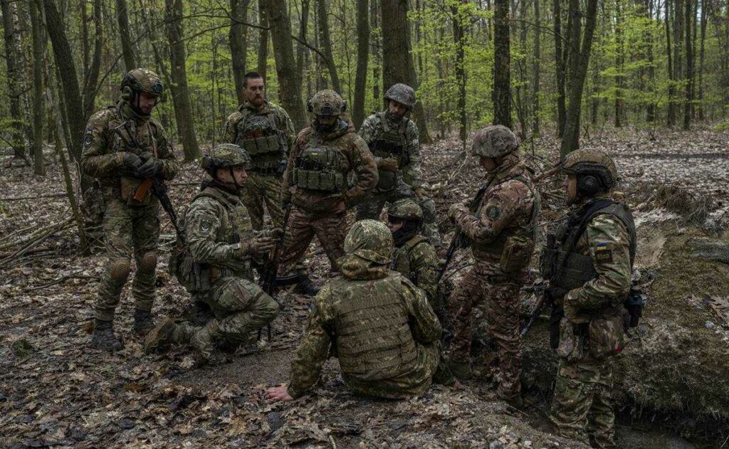 Rusia y Ucrania liberaron a un total de 190 prisioneros de guerra, anunciaron las autoridades de ambos países.