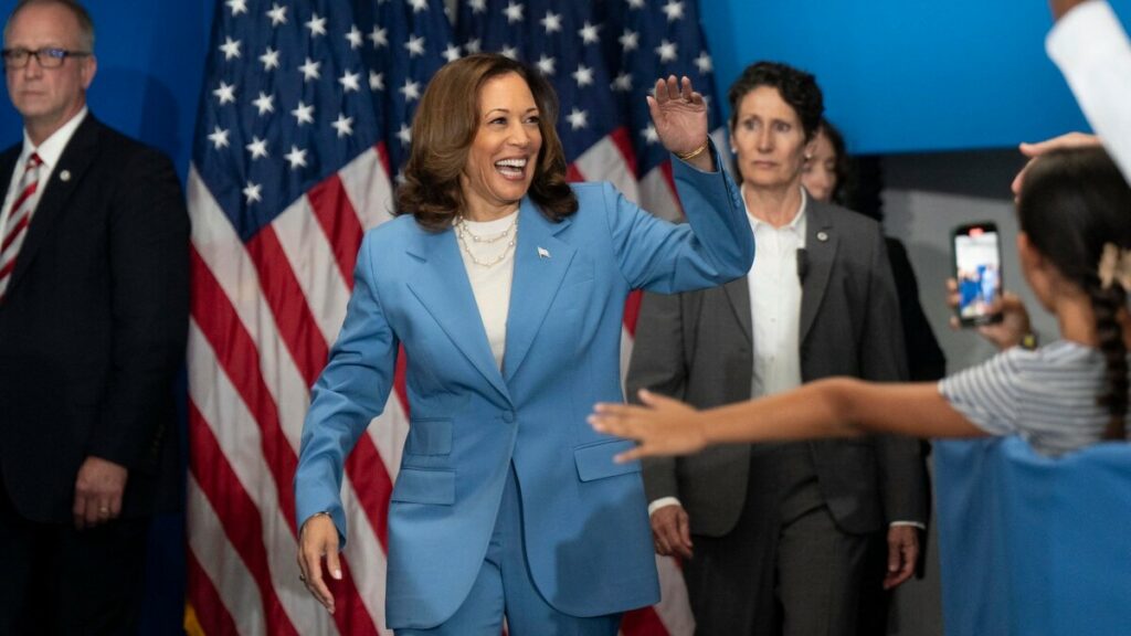 Harris en campaña, en vísperas de una convención bajo fuerte seguridad