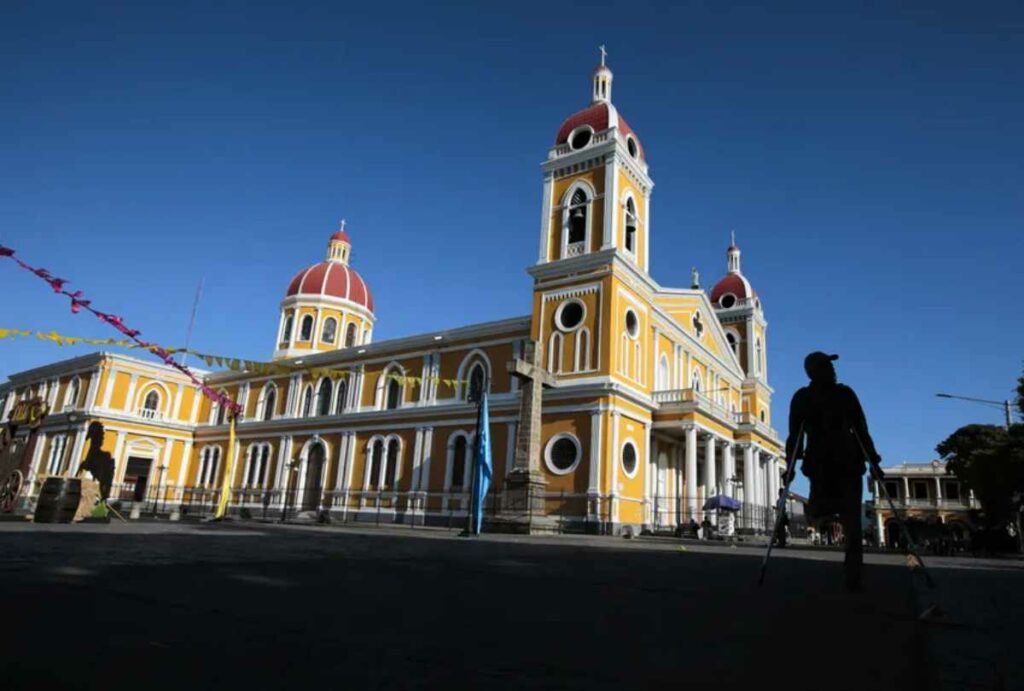 El gobierno de Nicaragua anunció que envió al Vaticano a siete sacerdotes que, según la oposición, habían sido detenidos la semana pasada.