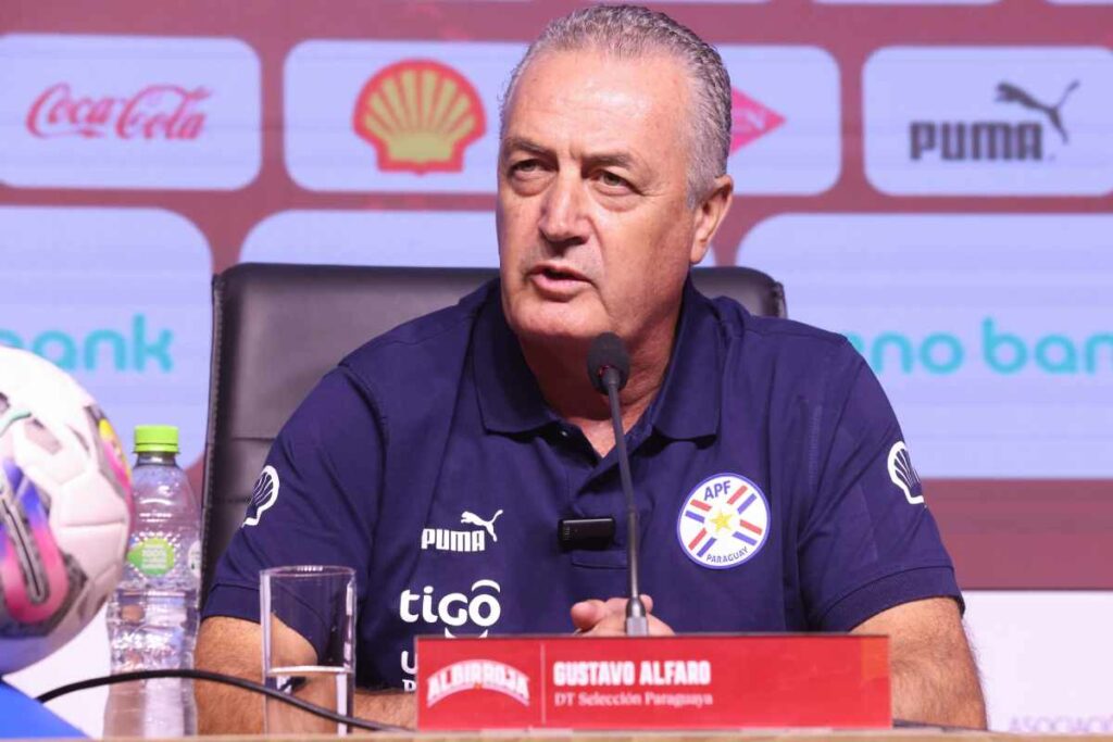 La Asociación Paraguaya de Fútbol (APF) presentó al argentino Gustavo Alfaro como técnico de su combinado nacional.