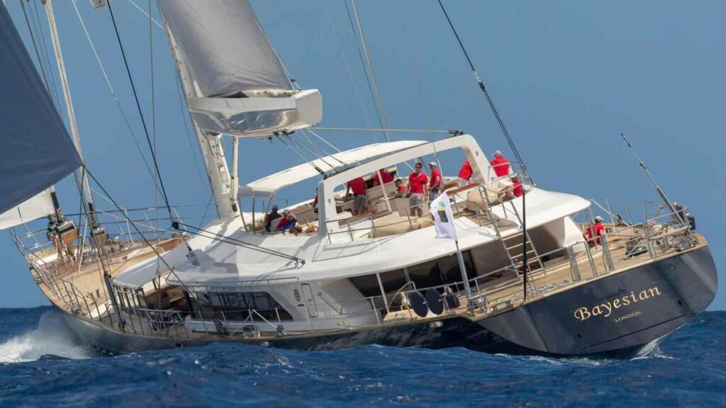 La investigación sobre el naufragio del yate del magnate británico Mike Lynch, en Sicilia la semana pasada, se amplió e incluyó otros dos miembros de la tripulación.