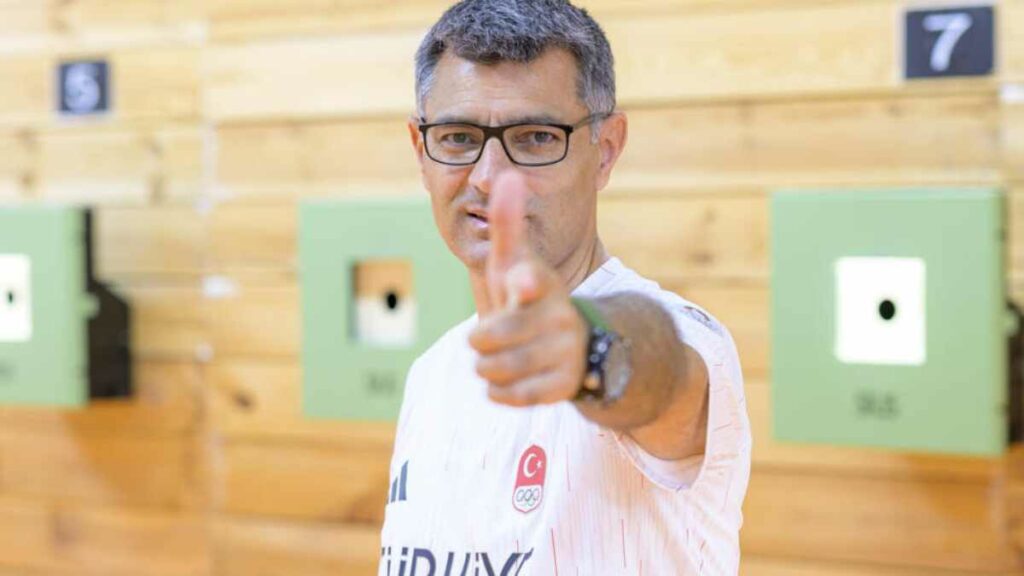 La modestia es un rasgo del carácter del turco Yusuf Dikeç, el subcampeón olímpico en París-2024 en tiro que ganó fama mundial.