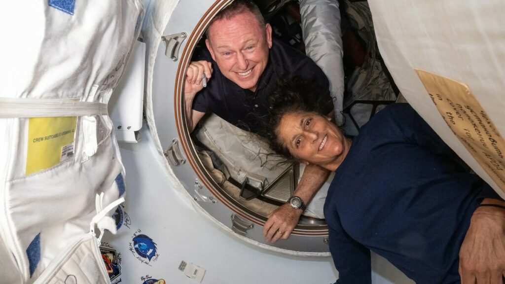 La NASA evalúa cómo regresar a los astronautas varados en la EEI