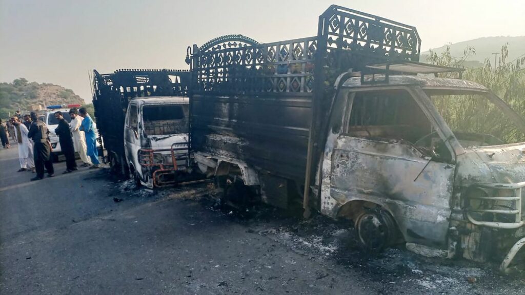 Hombres armados matan a 39 personas en Pakistán en presuntos ataques étnicos