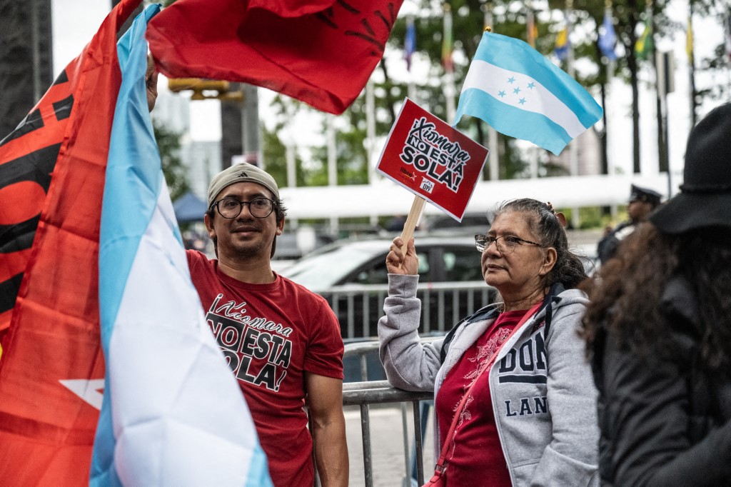 Honduras manifestacion a favor de Castro
