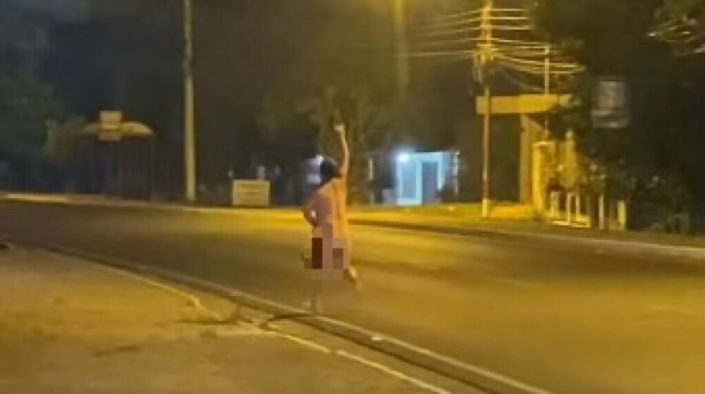 desnudo por la Albirroja