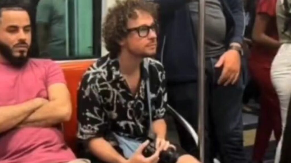detienen a Luisito Comunica