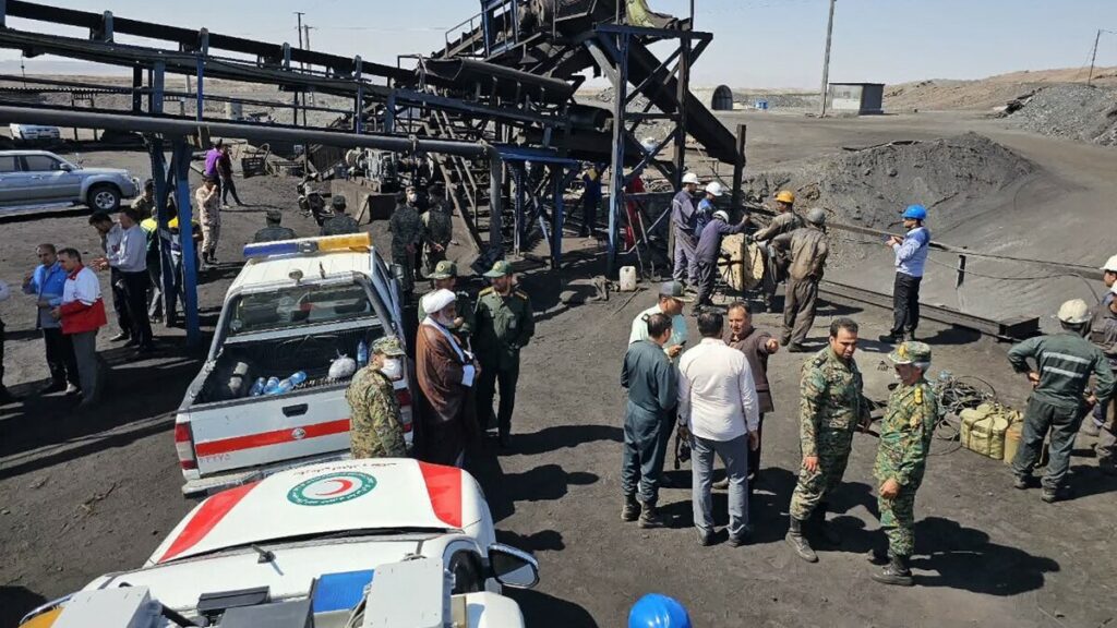 Más de 50 muertos tras una explosión en una mina de carbón en Irán