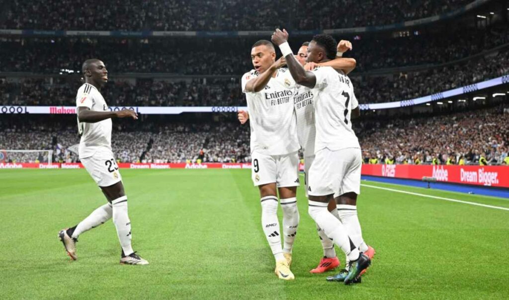 Con Kylian Mbappé en la convocatoria en su regreso a Francia, pero sin el lesionado Thibaut Courtois, el Real Madrid visita al Lille.