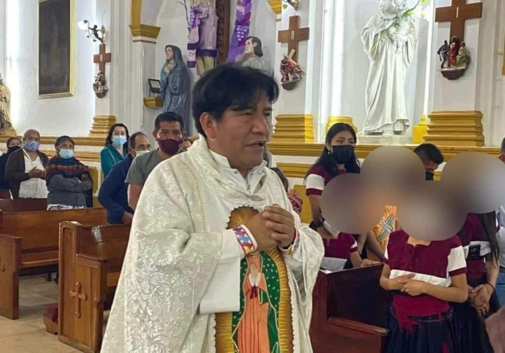 Sacerdote mexicano asinado en Chiapas