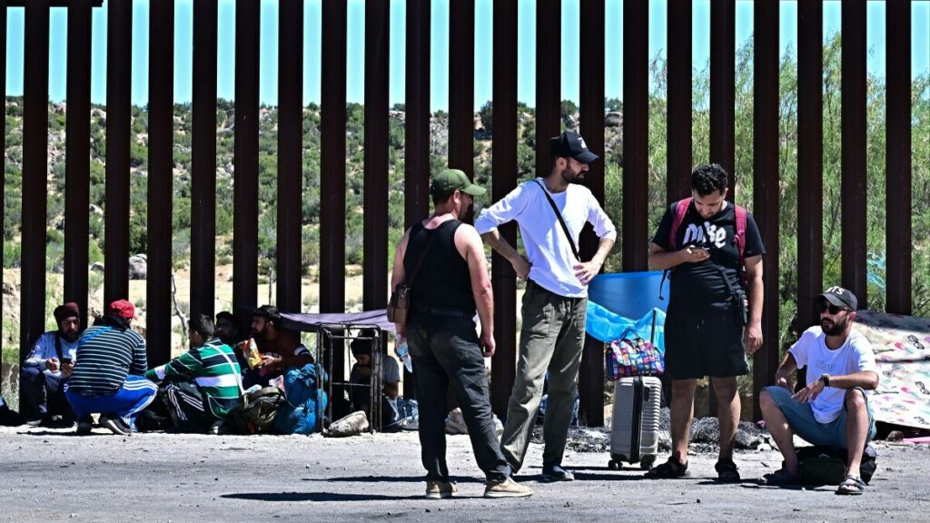 arrestos de migrantes en la frontera