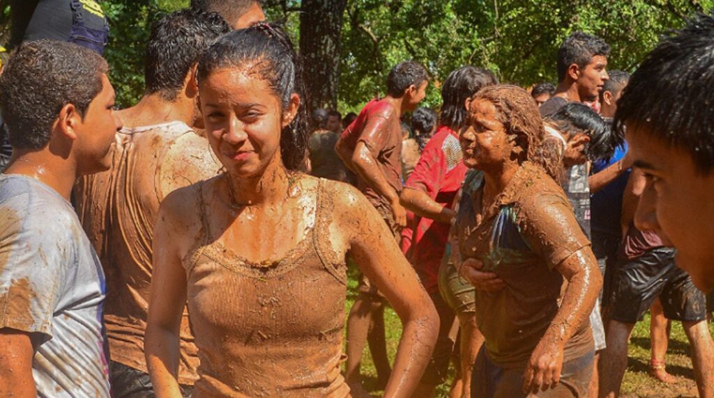 fiesta del barro
