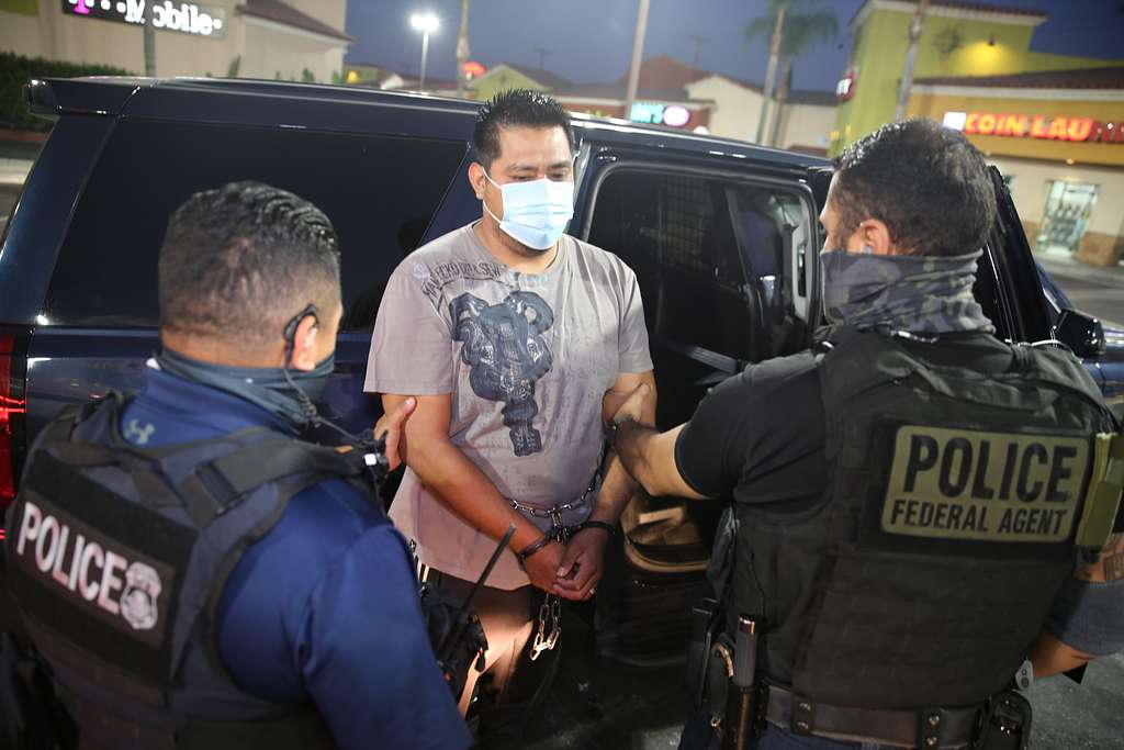 ICE REDADA INMIRANTE DETENIDO