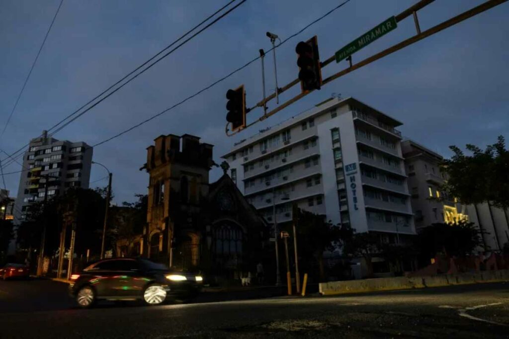 Las investigaciones preliminares apuntan a una avería en un cable subterráneo como causa del corte eléctrico que afectó a un total de 1.5 millones de clientes.