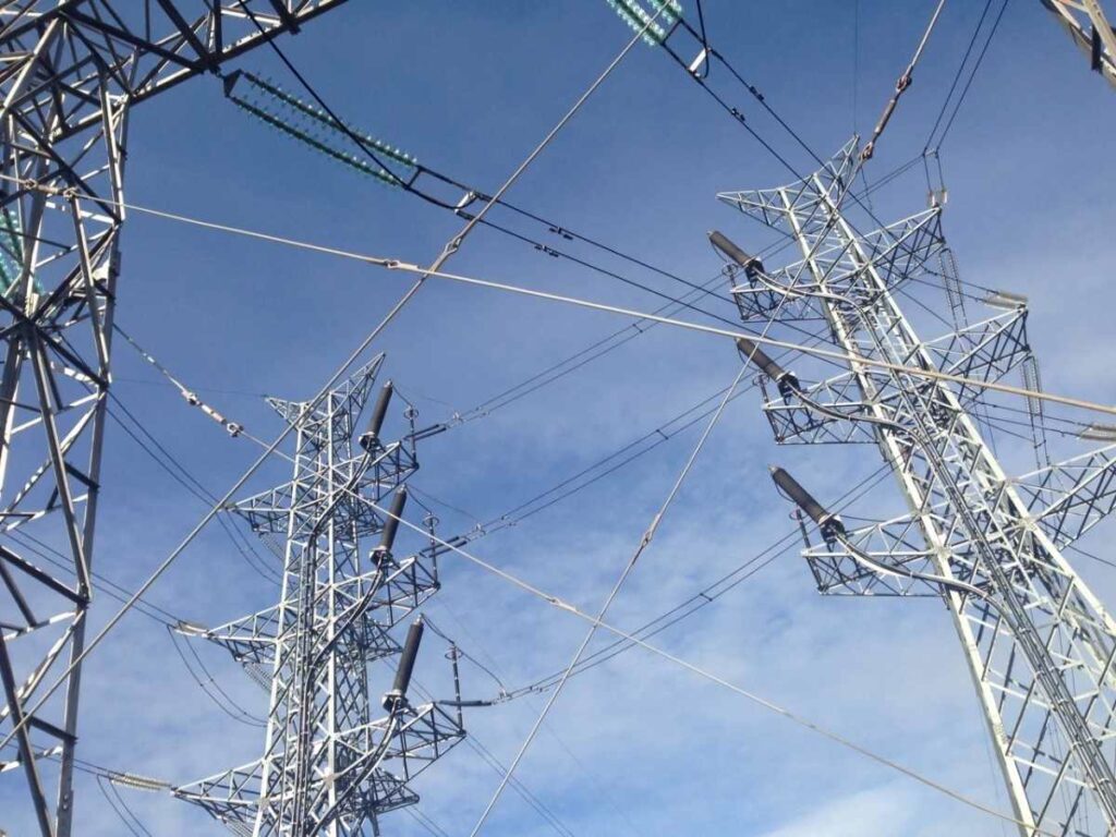 Casi la mitad de La Habana amaneció en medio de un apagón que se extenderá horas durante el día por la “mínima generación base del Sistema Eléctrico Nacional”
