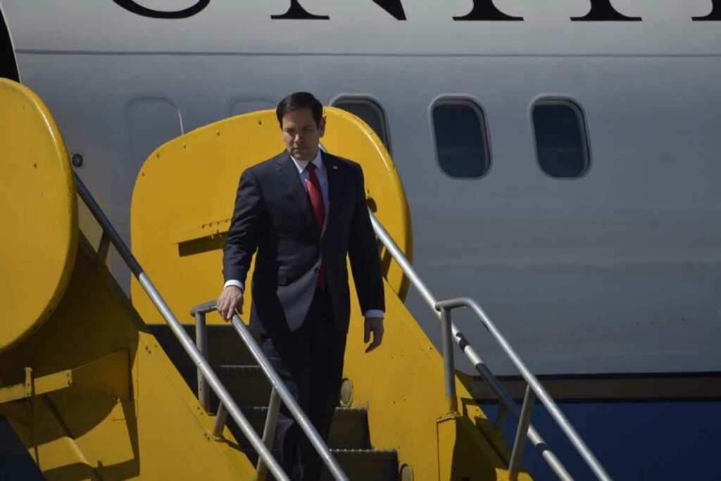 El secretario de Estado de Estados Unidos buscará acuerdos para detener el flujo de migrantes irregulares