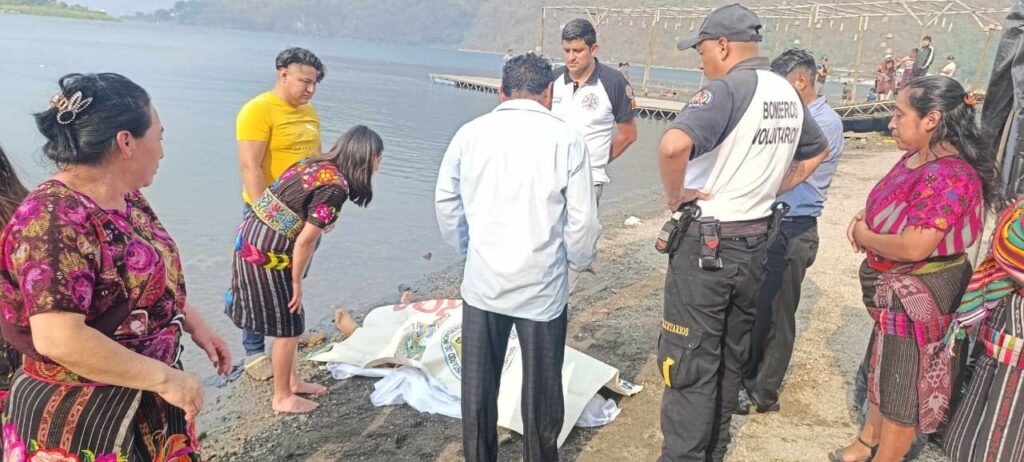 Un hombre muere ahogado durante bautizo en un lago de Guatemala