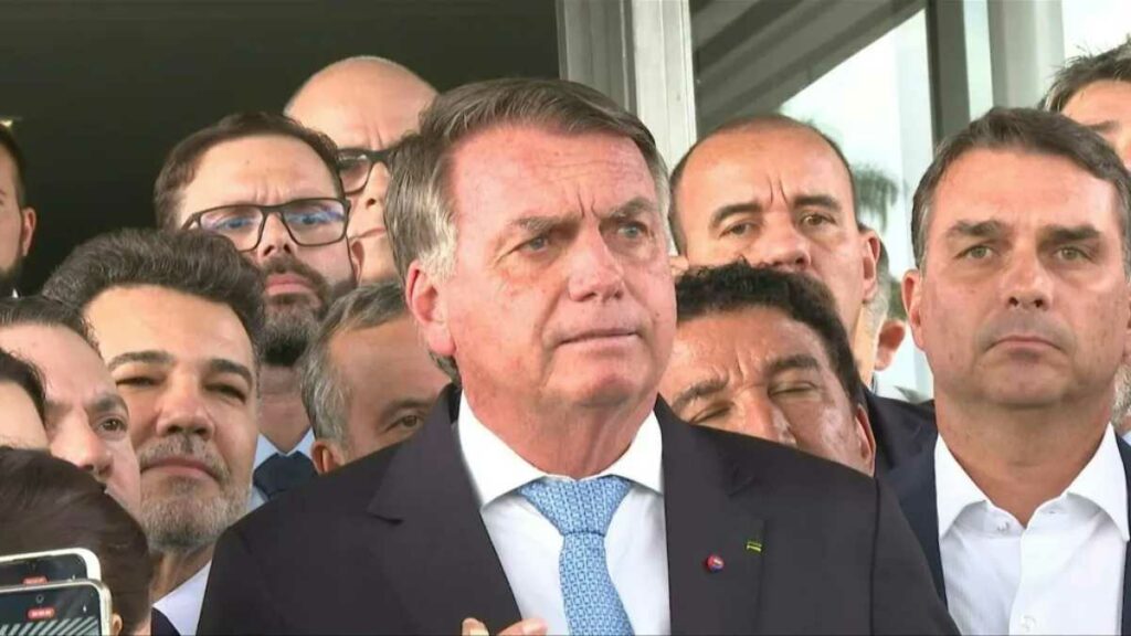 La decisión llega dos días después de que el alto tribunal decidiera abrir un juicio contra el exmandatario