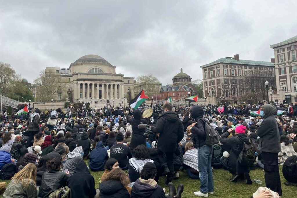 Trump ha criticado a universidades estadounidenses que albergaron manifestaciones que denunciaban la guerra de Israel contra el grupo islamista Hamás en Gaza, y las ha calificado de antisemitas.