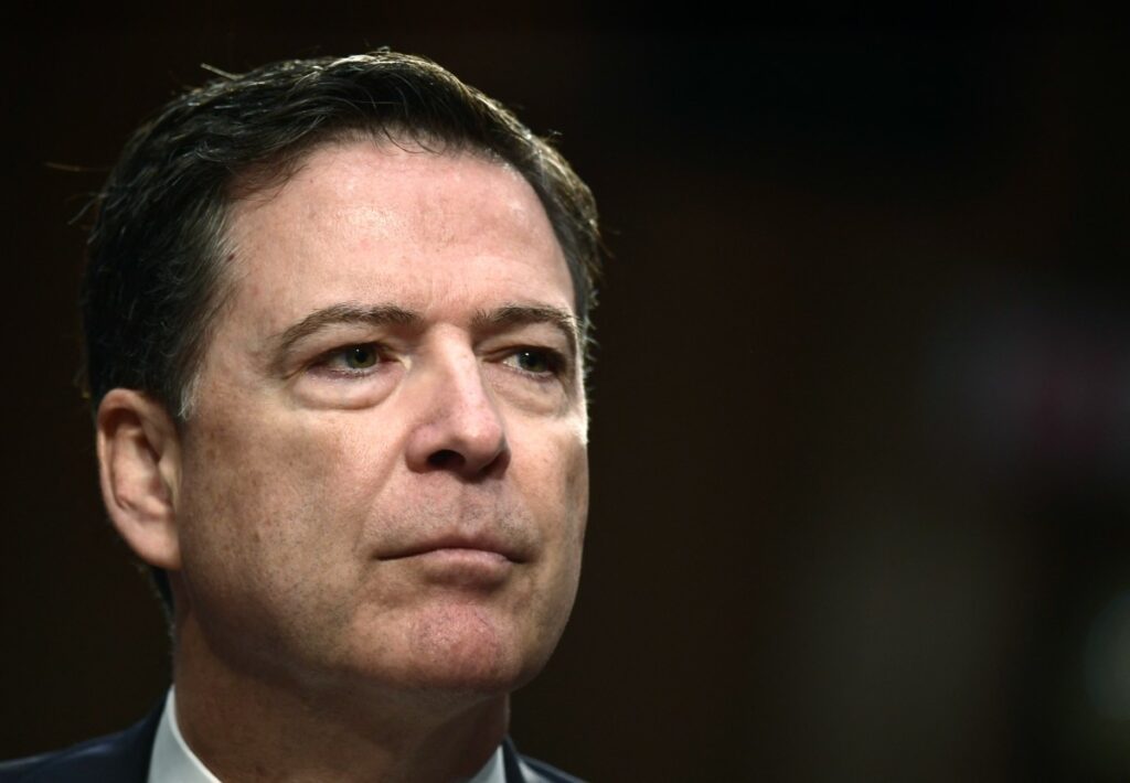 Exjefe del FBI Comey comparecerá por primera vez ante un tribunal tras ser imputado