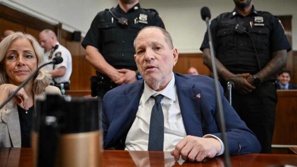 El jurado halló culpable a Weinstein de agresión sexual a Miriam Haley, y lo absolvió de la acusación de agresión sexual a Kaja Sokola, ambas supuestamente ocurridas en 2006.
