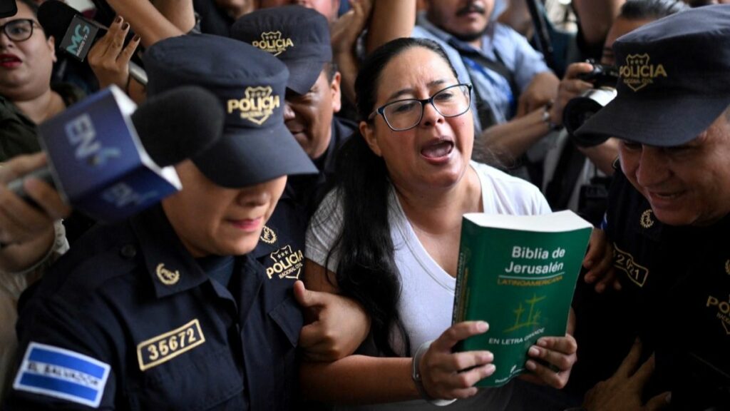 abogada salvadoreña Ruth López