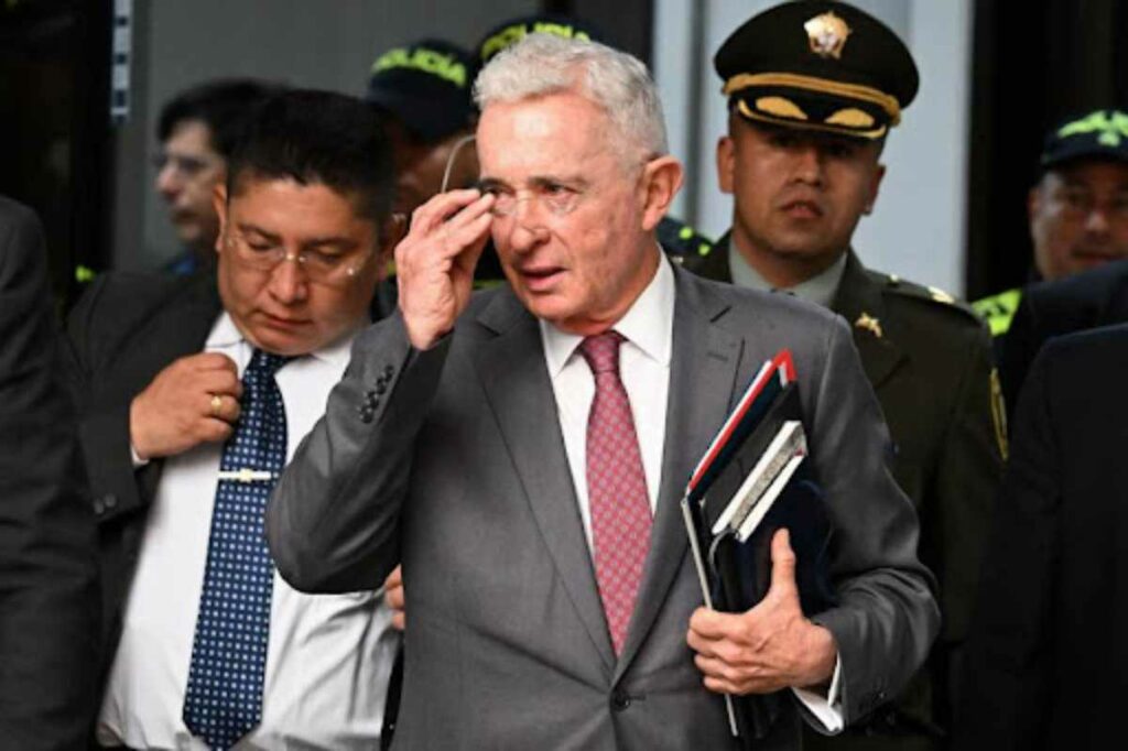 Uribe, máxima figura de la derecha colombiana, fue condenado la semana pasada en un tribunal de primera instancia
