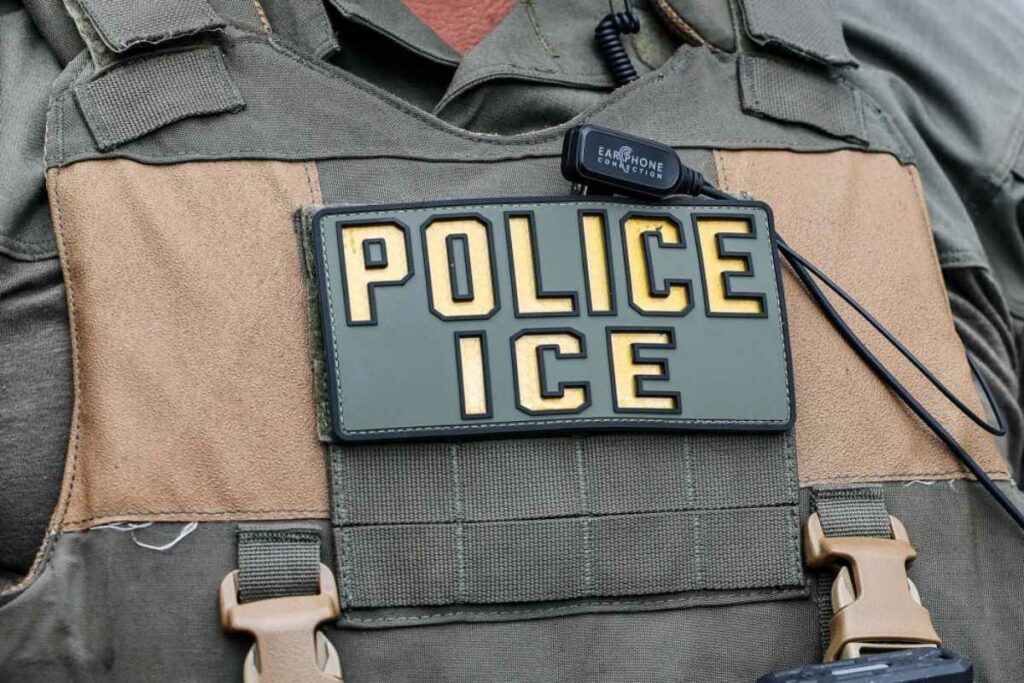 agentes migratorios
