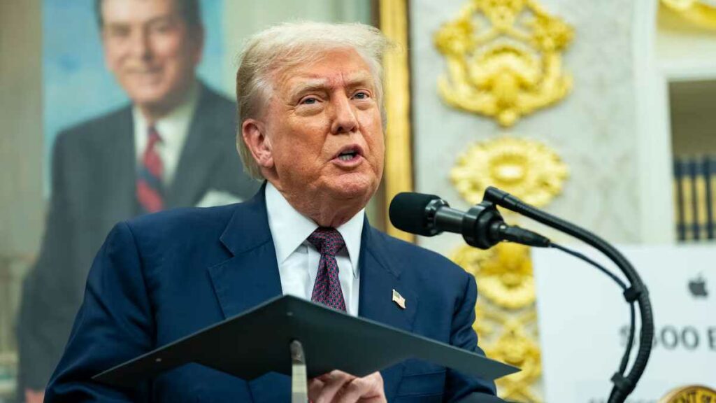 Los demócratas “van a tener que hacer algunas cosas, porque sus ideas no son muy buenas”, declaró Trump a los periodistas