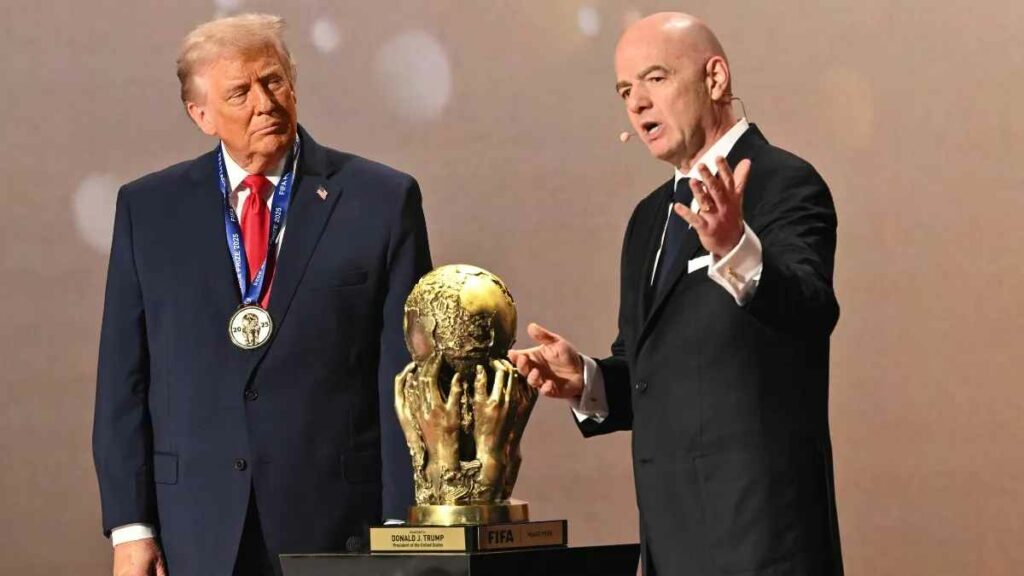 El presidente de la FIFA, Gianni Infantino, hizo aplaudir a su amigo y estrecho aliado en su campaña para que los estadounidenses se enamoren de una vez por todo el fútbol