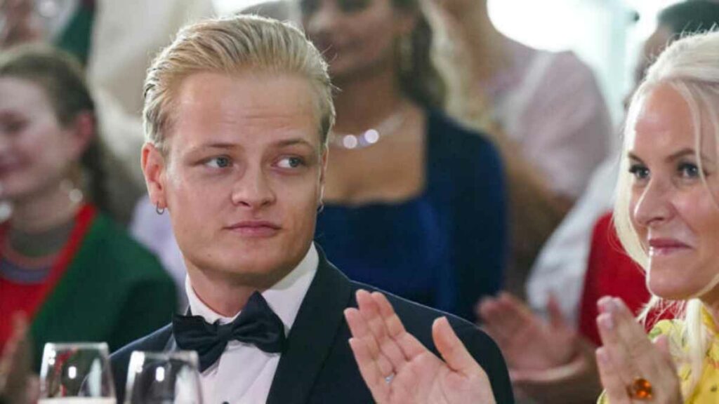 En el peor escándalo que ha salpicado a la familia real noruega, Marius Borg Høiby fue inculpado el 18 de agosto por cuatro violaciones y otros 28 cargos