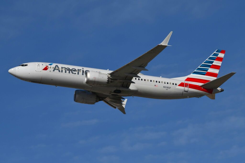 Controlador evita posible choque entre dos aviones de American Airlines en Phoenix