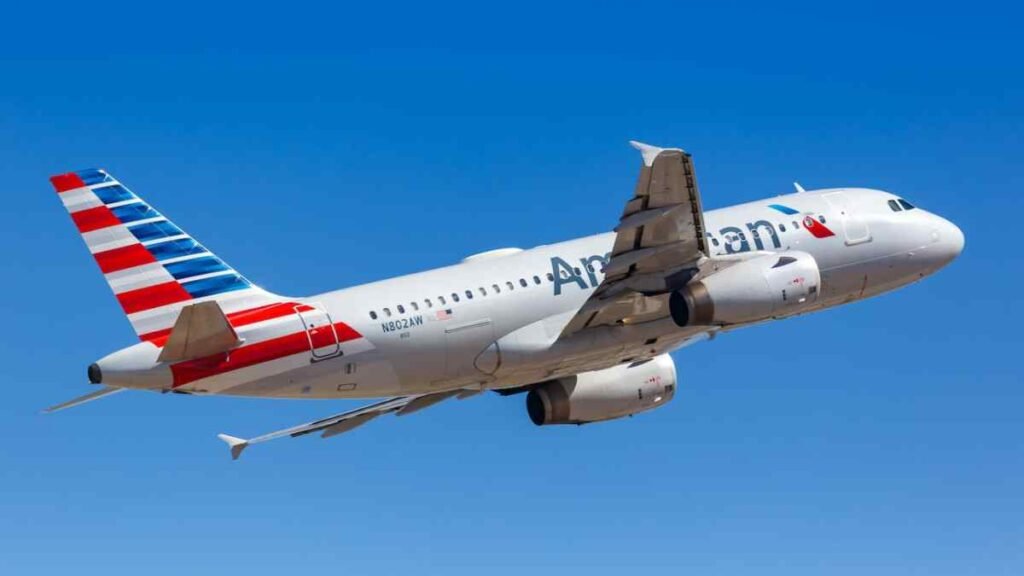 La aerolínea aseguró que sus equipos “identificaron una perforación” en el exterior de la aeronave durante una inspección de rutina tras los trayectos entre Florida y el país suramericano
