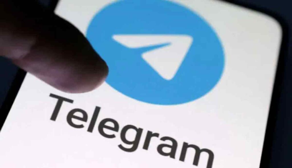 El anuncio se produjo en un momento en que Moscú intenta impulsar el uso de servicios digitales de desarrollo propio y con controles más estrictos.