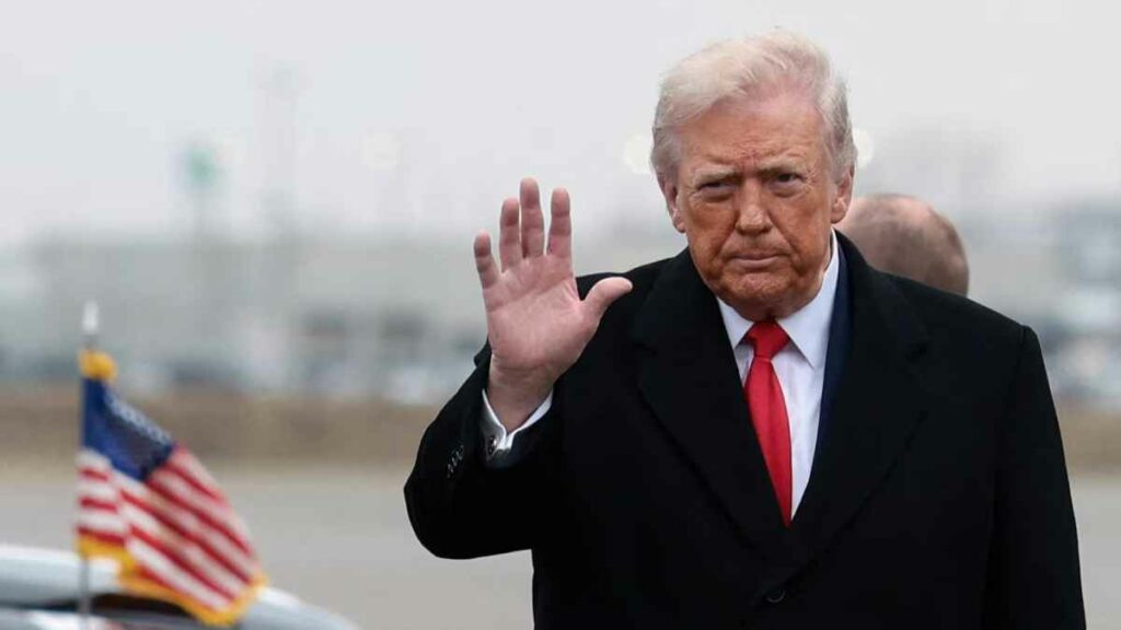 Donald Trump considera que estos gobiernos locales infringen la ley y protegen a delincuentes, aunque no impiden ninguna operación de los agentes del cuerpo de inmigración, el ICE.