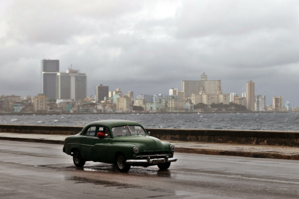 Cuba confirma sus primeras medidas anticrisis: racionamiento de combustible y teletrabajo