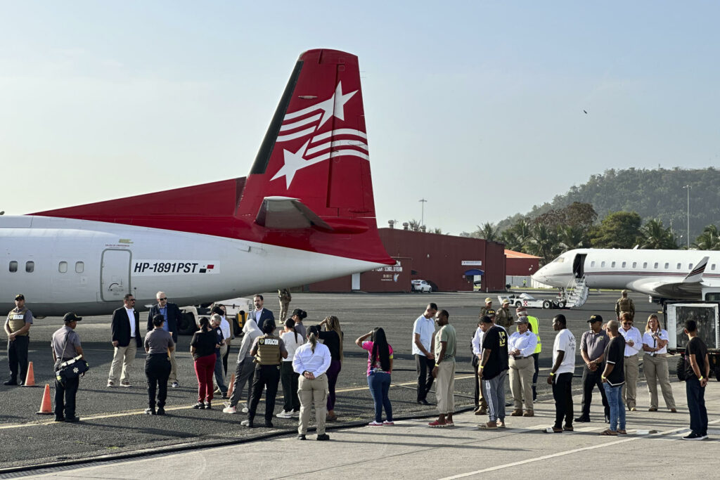 Cuba recibe un vuelo con 116 migrantes irregulares deportados por Estados UnidosCuba recibe un vuelo con 116 migrantes irregulares deportados por Estados Unidos