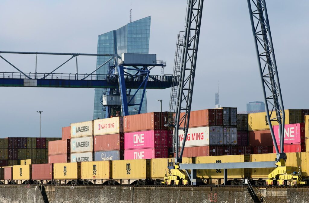 PIB de EEUU creció 0,2 % en el último trimestre de 2025, dos décimas menos de lo estimado