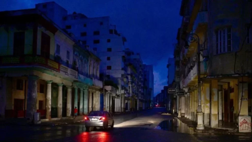 Cuba restablece su red eléctrica tras apagón