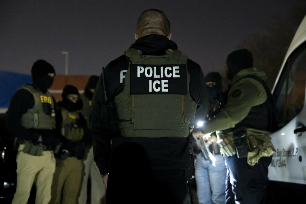Agente del ICE