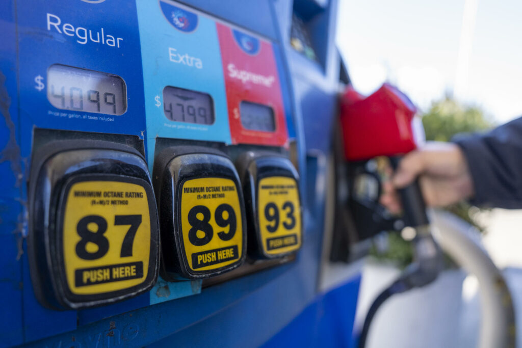 El precio de la gasolina en EEUU alcanza nuevo récord y se sitúa en 4,23 dólares por galón