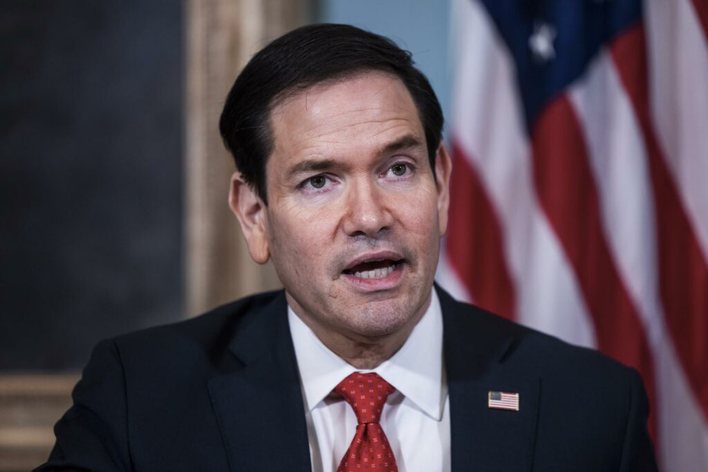Rubio acusa a Cuba de permitir que "adversarios" de EE.UU. operen inteligencia en la isla