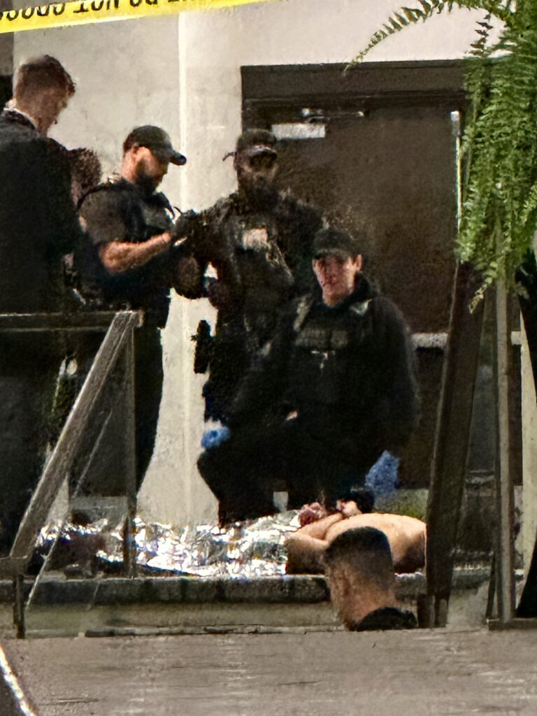 Como Cole Allen, fue identificado el autor de los disparos en la cena de corresponsables en la que estaba el presidente Trump
