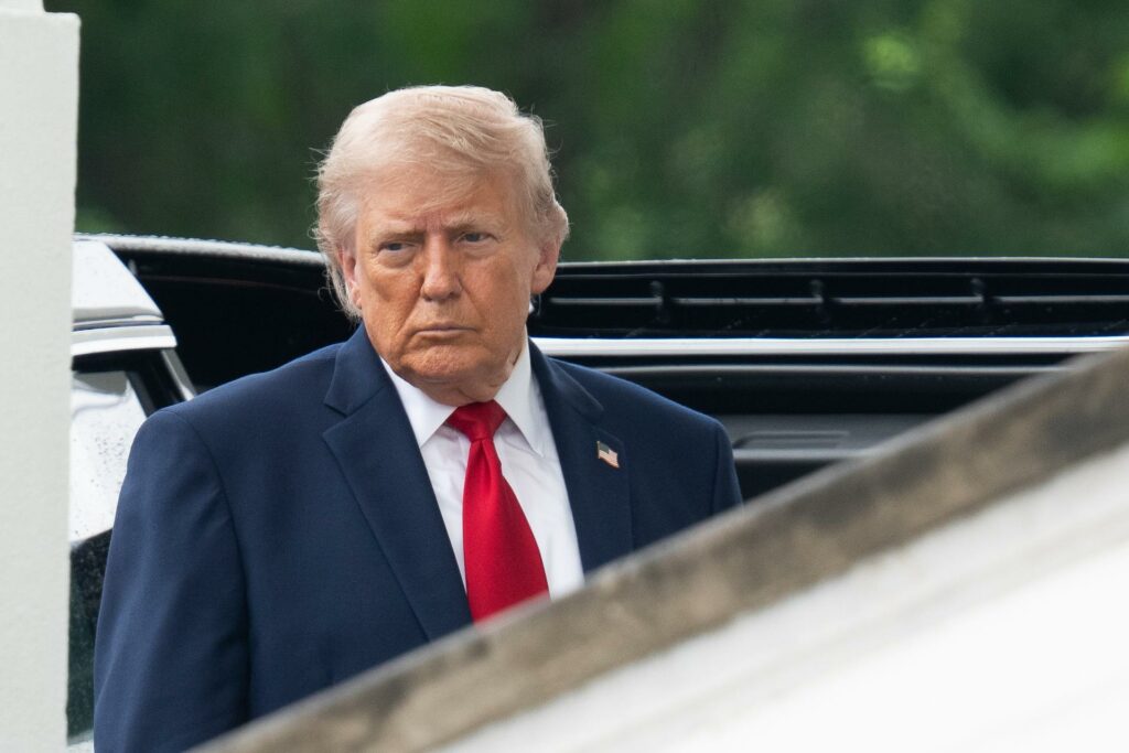 Trump celebrará una inusual reunión de gabinete en Camp David mientras negocia con Irán