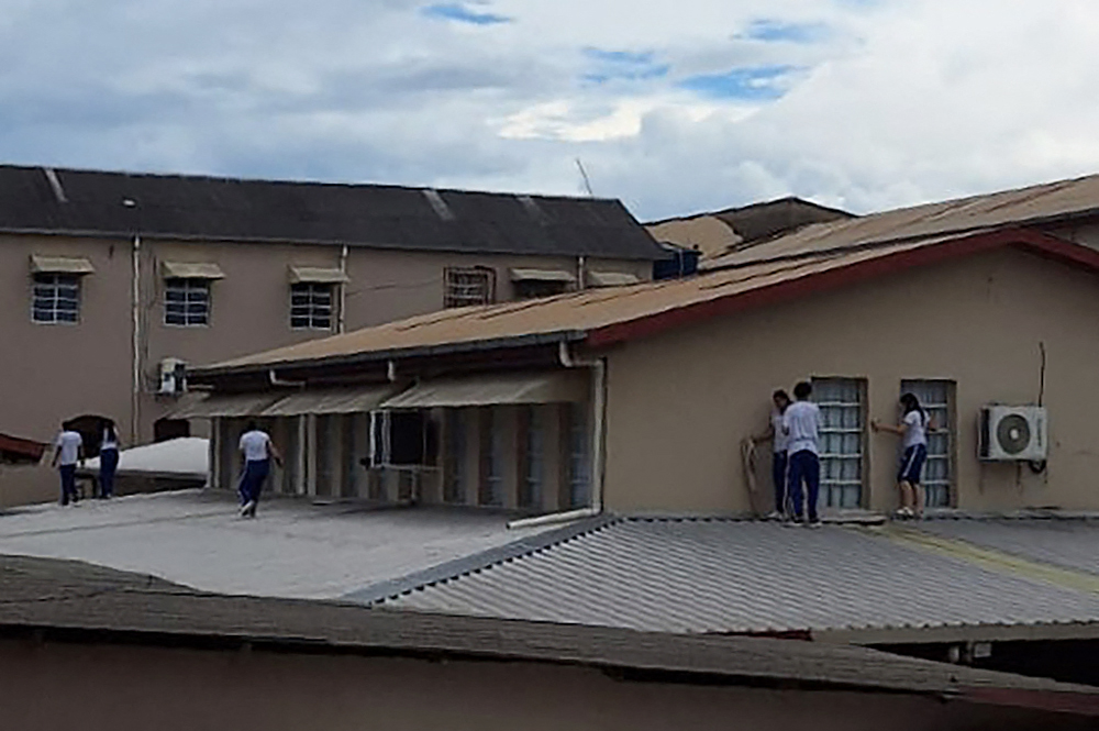 Adolescente abre fuego en escuela en Brasil y deja dos muertos