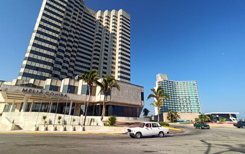 Melià deja de operar quince hoteles en Cuba por la situación de la isla