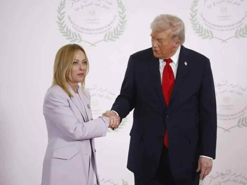 Giorgia Meloni se declaró hoy “atónita” por las afirmaciones de Trump sobre un supuesto encuentro durante la cumbre del Grupo de los Siete (G7) en el país galo.