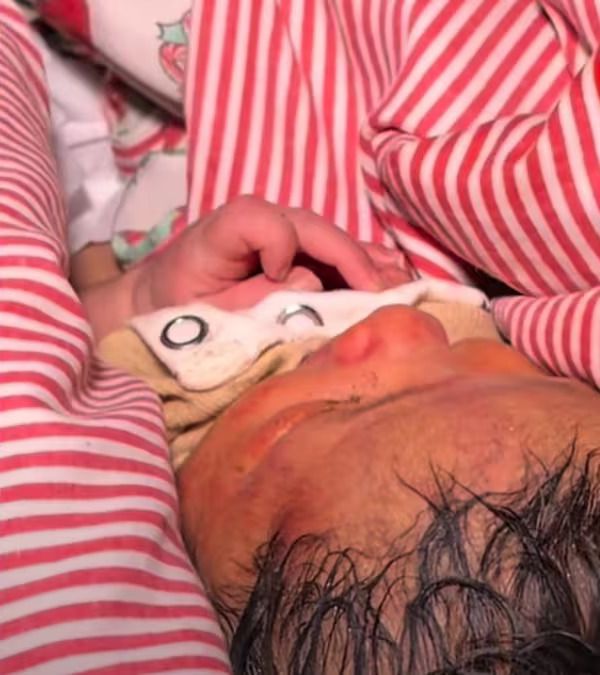 Bebé de 18 días y su mamá fueron rescatados con vida tras