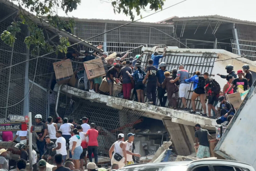 Caos y desolación en La Guaira, una ciudad destrozada por los derrumbes en Venezuela